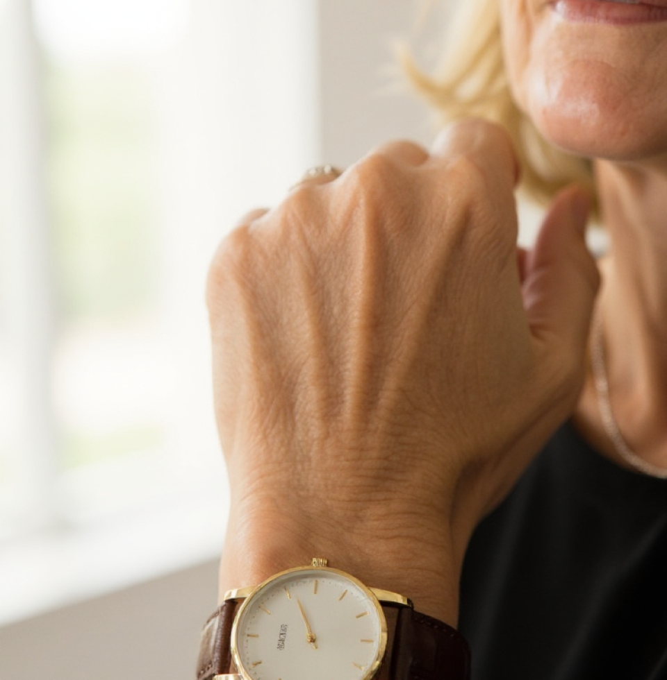 Had a moment of quiet reflection this morning, watching the early light catch the dew on the window pane. It's the small, still moments that truly anchor us, isn't it? Like finding a perfectly balanced needle on my nurse's watch.